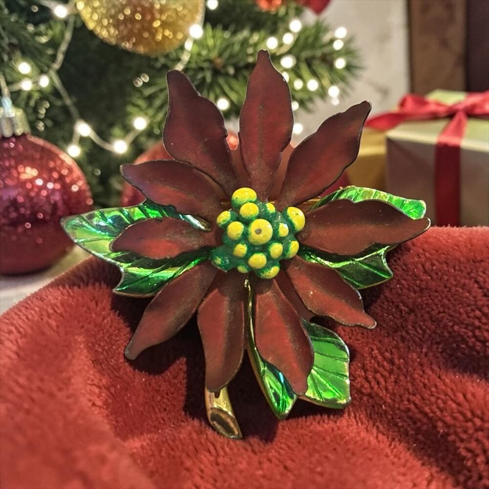 Vintage Enameled Poinsettia Brooch Red Green Christmas Flower Holiday Pin